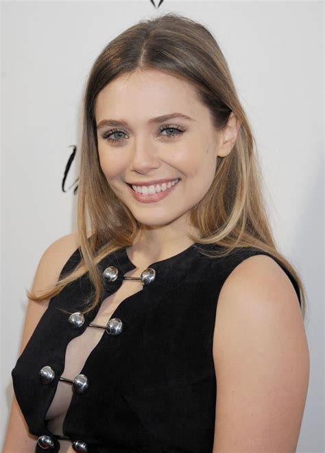 elizabeth olsen dress boobs